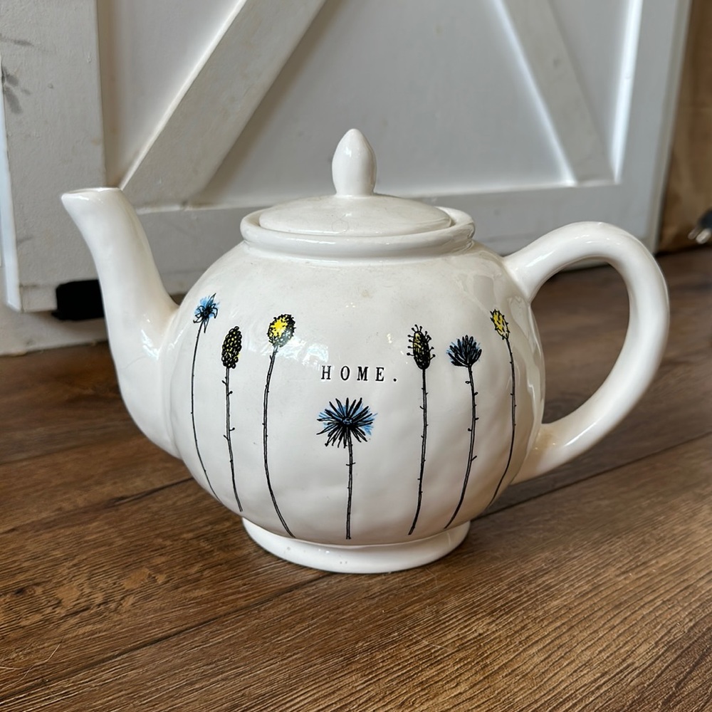 Rae dunn tea pot